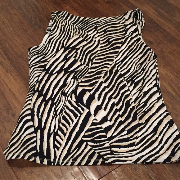 White House Black Market top tank size S - Picture 5 of 8